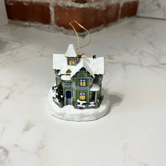 Thomas kinkade illuminated village christmas set